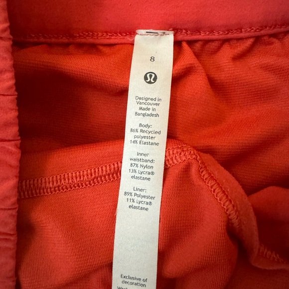 Lululemon Tracker Shorts, Size 8 - Picture 4 of 4